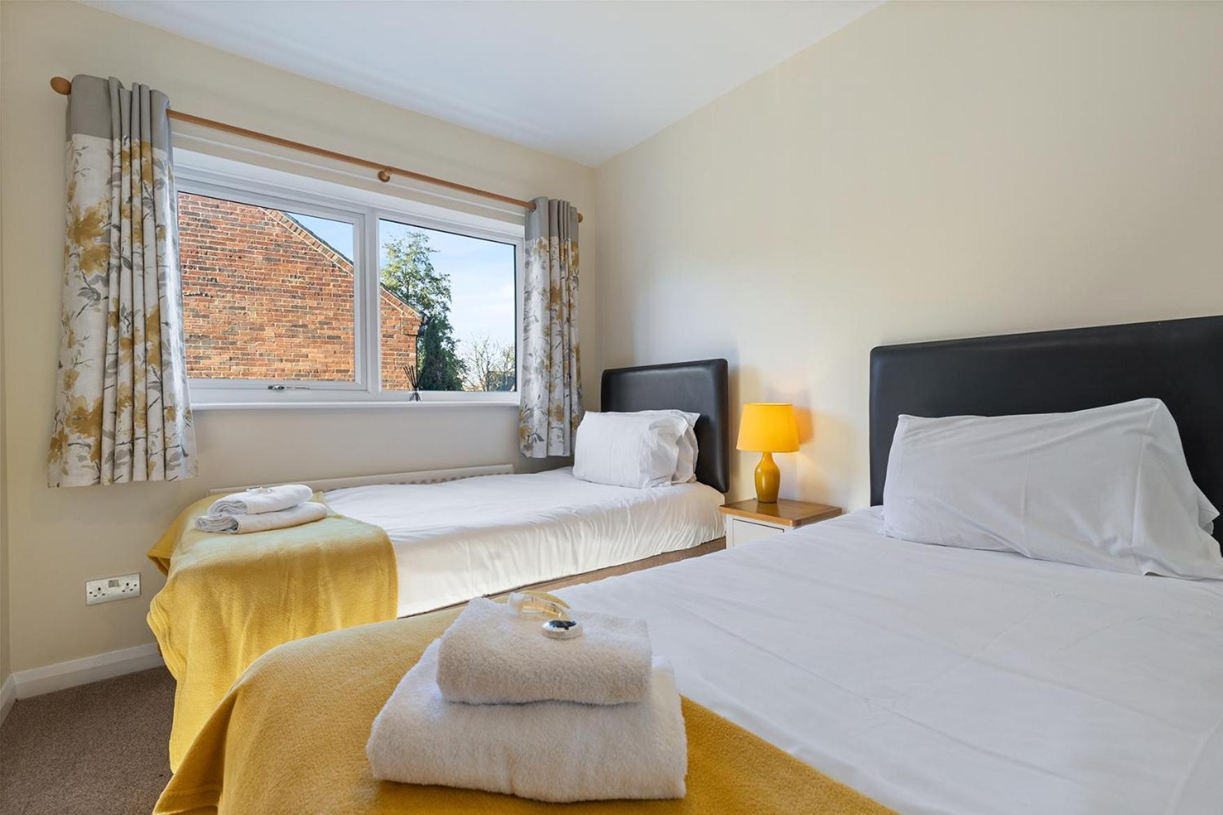 Pass The Keys Central Townhouse With Free Parking York Eksteriør billede